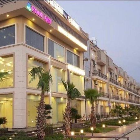 Anandan Citrine Vrindāvan Exterior foto