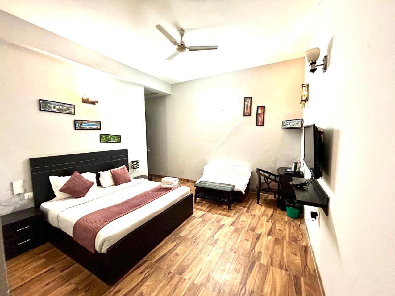 Anandan Citrine Vrindāvan Exterior foto