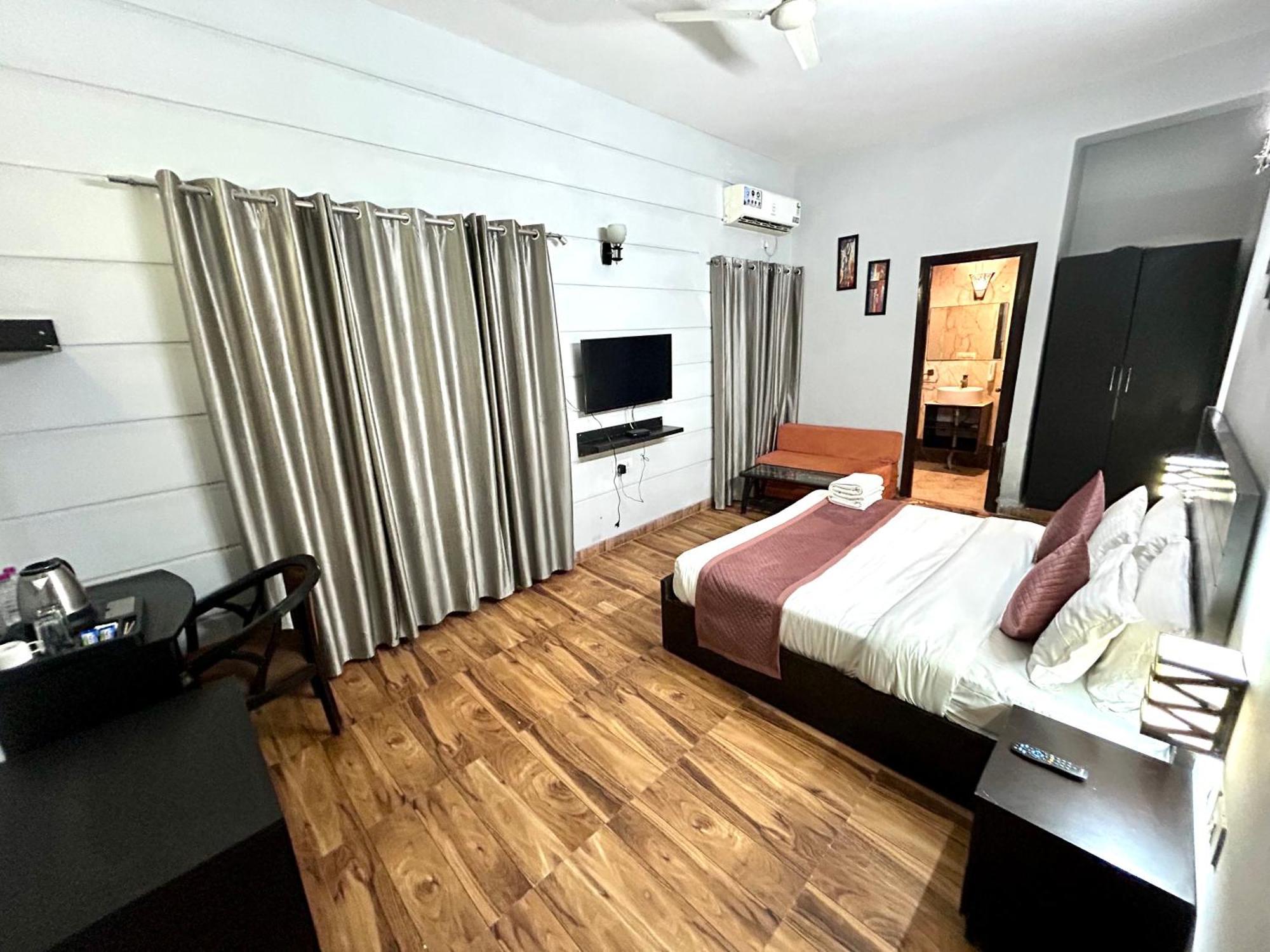 Anandan Citrine Vrindāvan Exterior foto